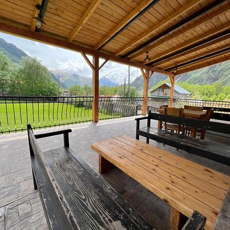 Guest House 15 Kazbegi Esterno foto