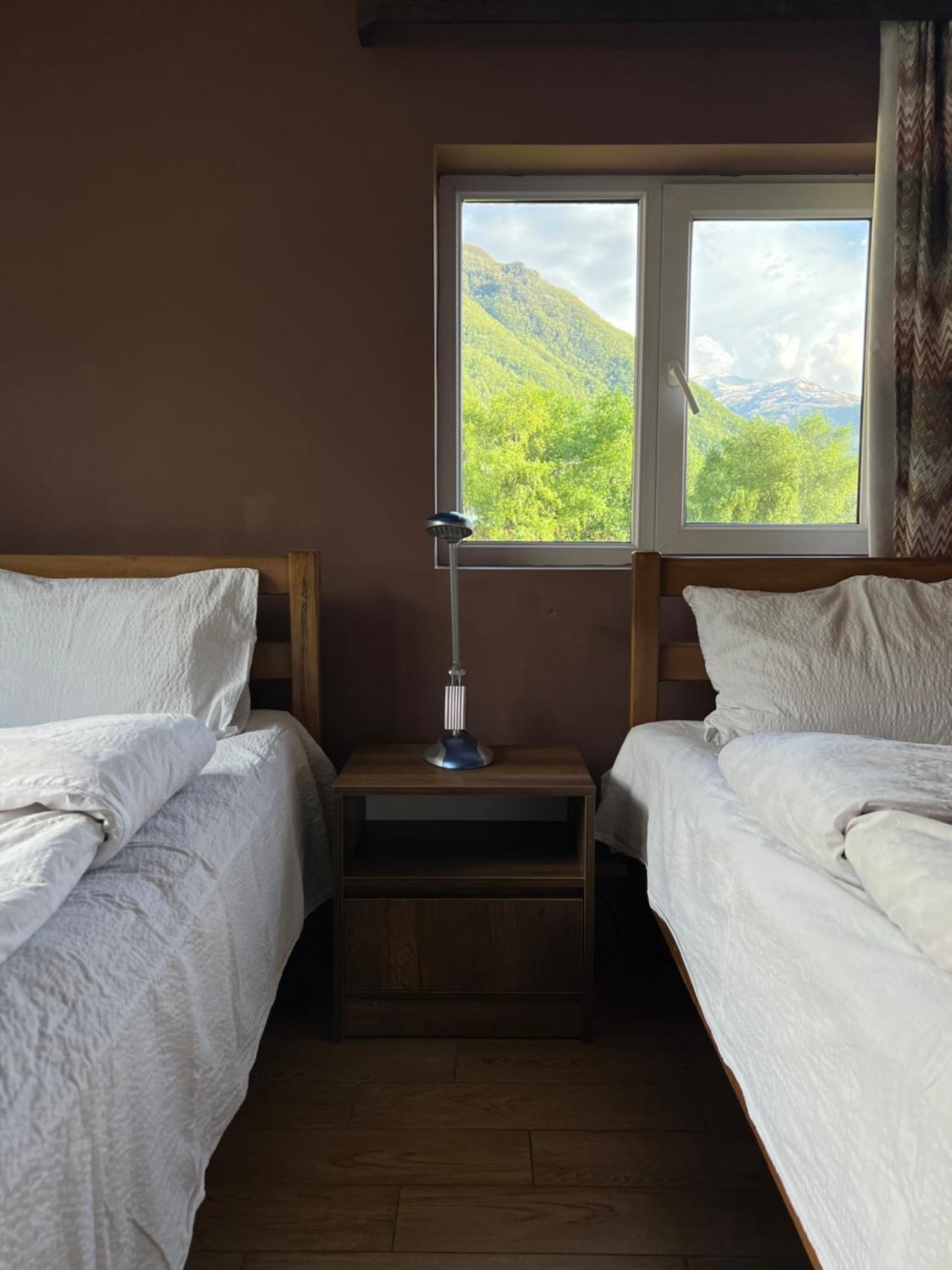 Guest House 15 Kazbegi Esterno foto