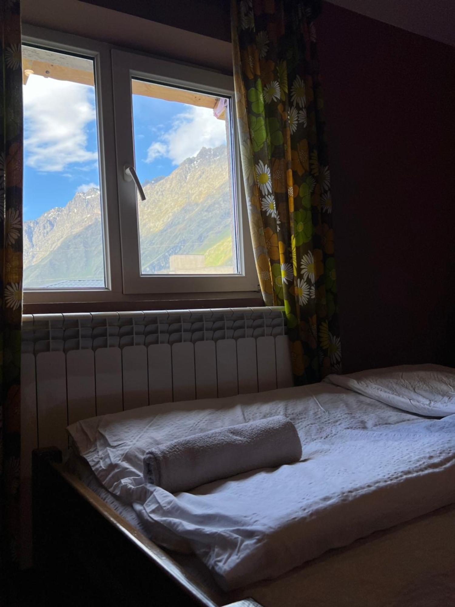 Guest House 15 Kazbegi Esterno foto