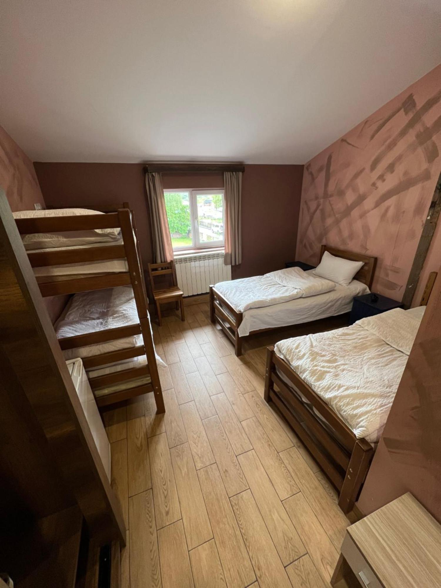 Guest House 15 Kazbegi Esterno foto