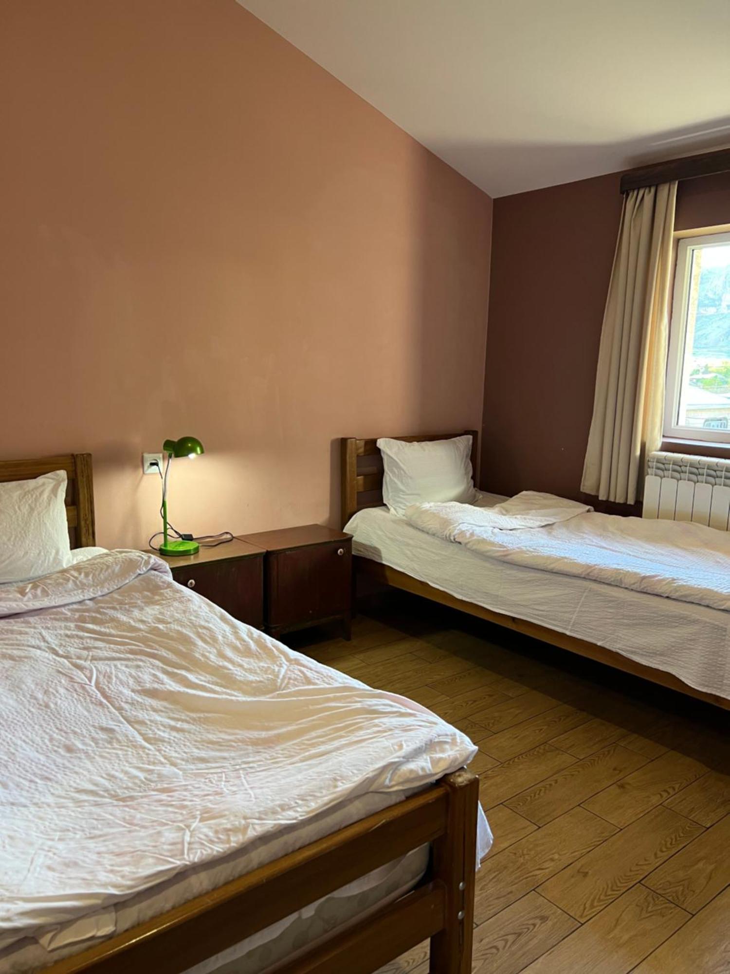 Guest House 15 Kazbegi Esterno foto