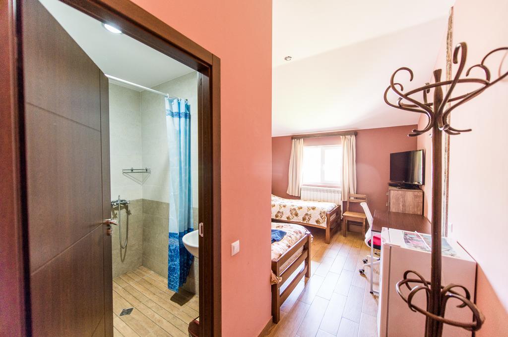 Guest House 15 Kazbegi Esterno foto