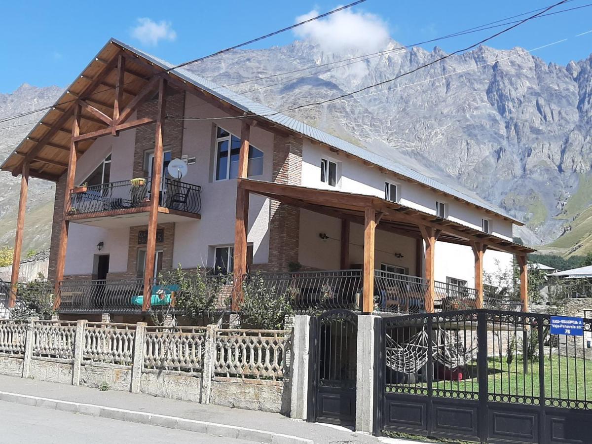 Guest House 15 Kazbegi Esterno foto